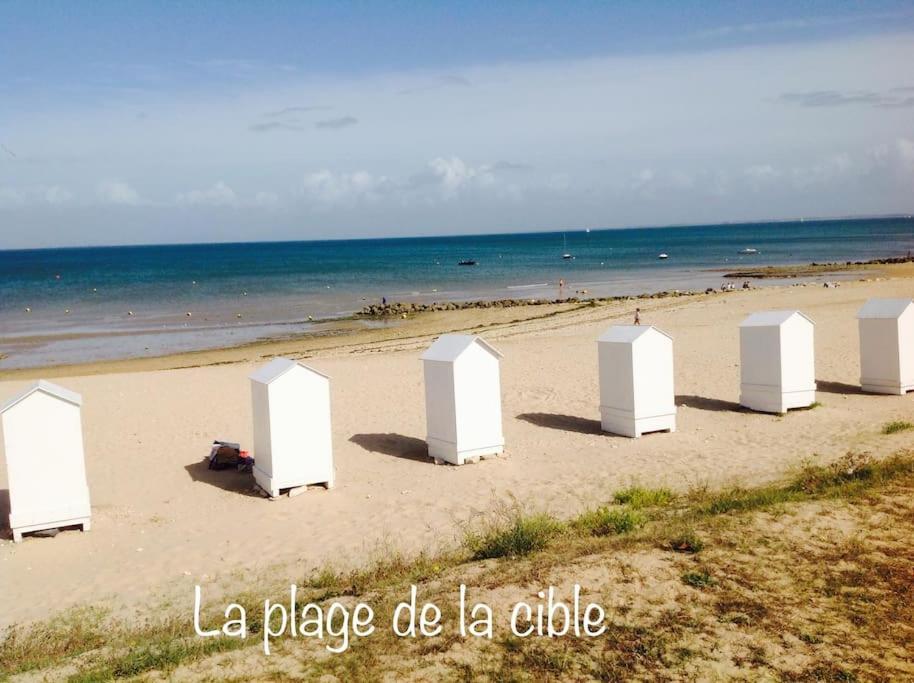 Eole, Idealement Situe Sur Le Port De St Martin De Re *