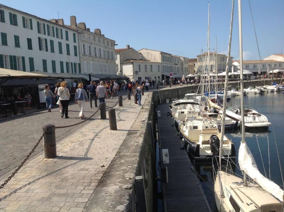 Eole, Idealement Situe Sur Le Port De St Martin De Re Saint-Martin-de-Re