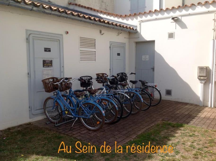 Eole, Idealement Situe Sur Le Port De St Martin De Re